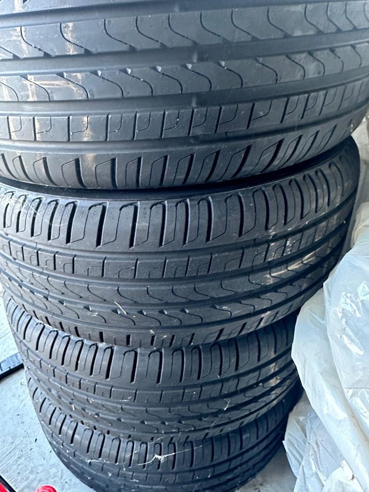 4x Pirelli 215/45 R18 M+S (Seat Arona) Reifen - kaum befahren in Schauenburg