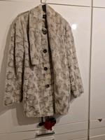 Schöne Kunstpelz Jacke 46 grau mit Schal. Bayern - Landshut Vorschau