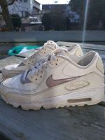 Nike Air weiss gold Hessen - Babenhausen Vorschau