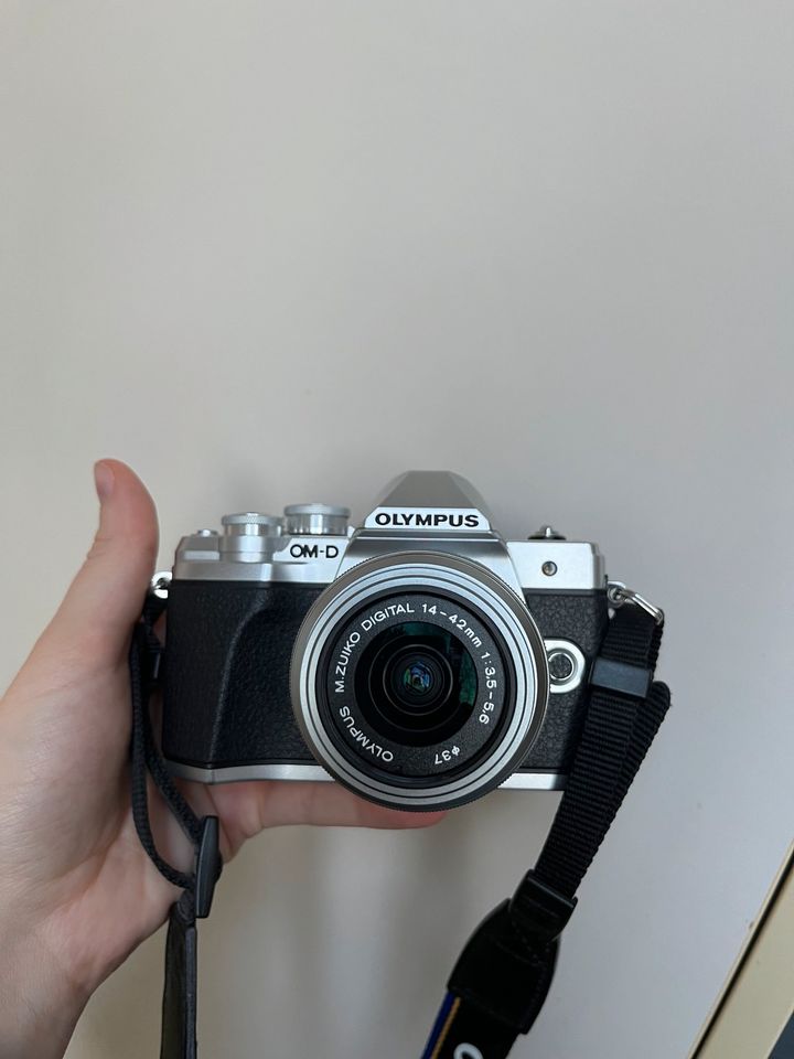 Olympus OM- D digital camera E-M10 Mark 3 in Salzwedel