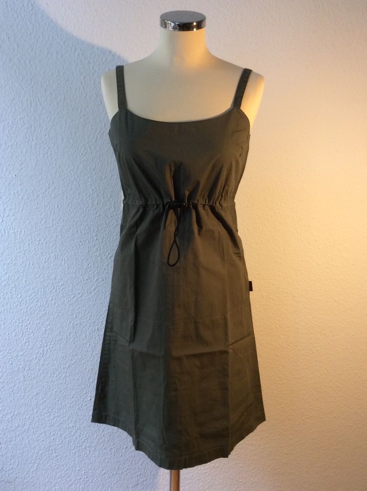 schönes trägerkleid aus baumwolle mit gummizug / khaki in Berlin