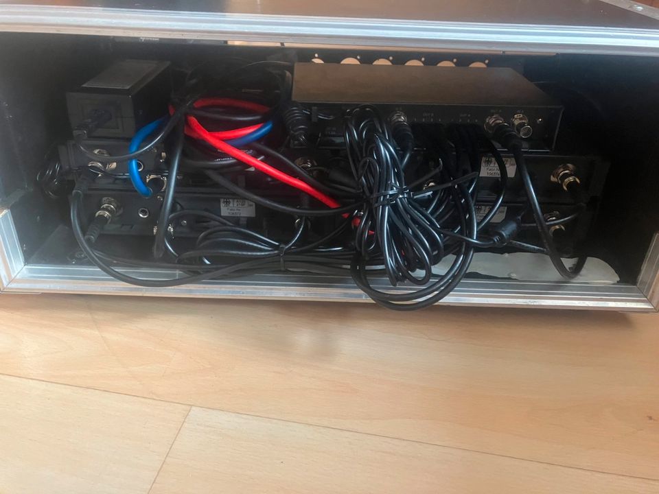 Sennheiser Funkmikrofon Set im 19 zoll Rack in Schotten