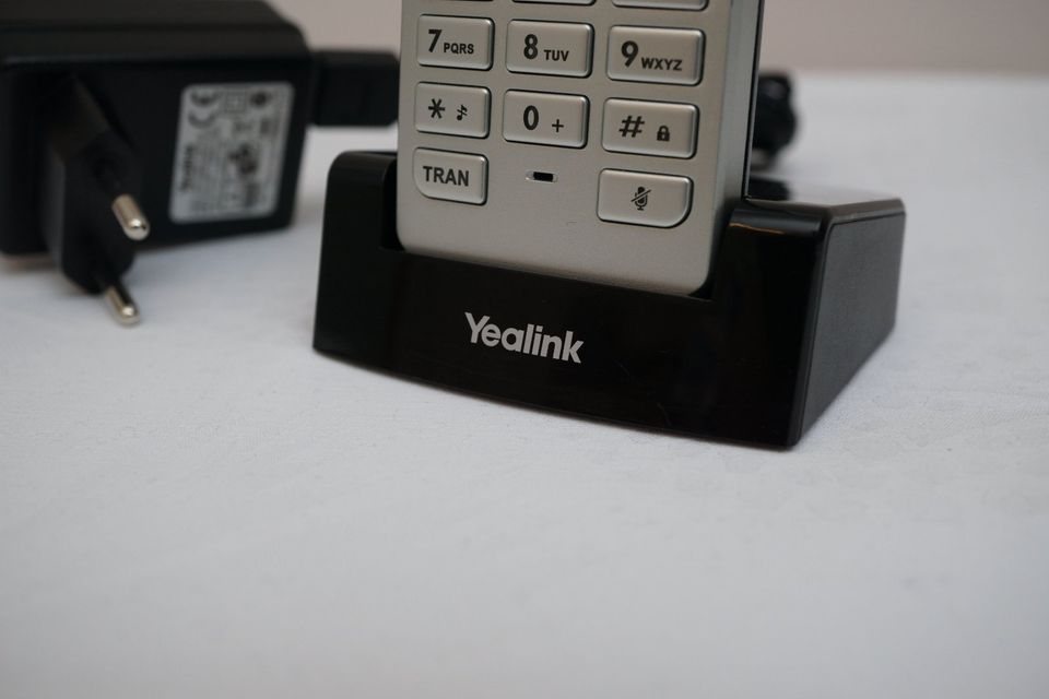 Yealink W56H IP-Telefon schwarz mit Ladestation in Ötisheim