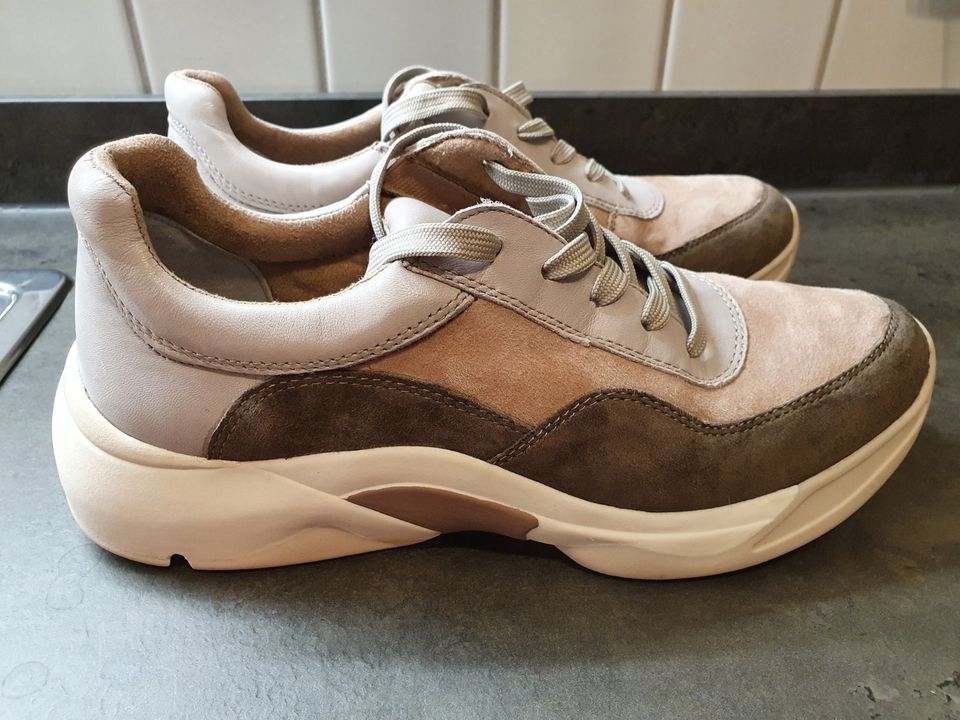 TAMARIS - Halbschuhe / Sneaker / Schnürschuhe aus Leder, Größe 40 in Dresden