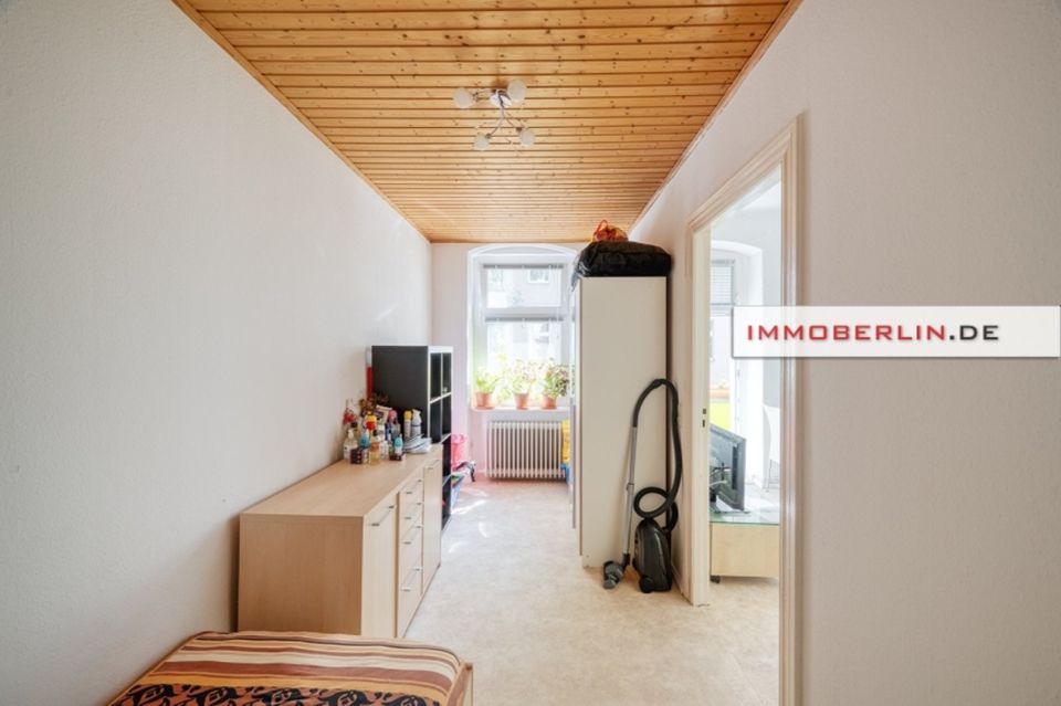 IMMOBERLIN.DE - Attraktive Altbauwohnung mit Balkon in ruhiger Lage in Berlin