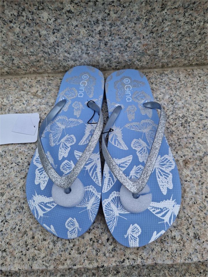 Zehentrenner Sandalen Gr. 40 hellblau silber Glitzer Schmetterlin in  Rheinland-Pfalz - Ludwigshafen | eBay Kleinanzeigen ist jetzt Kleinanzeigen