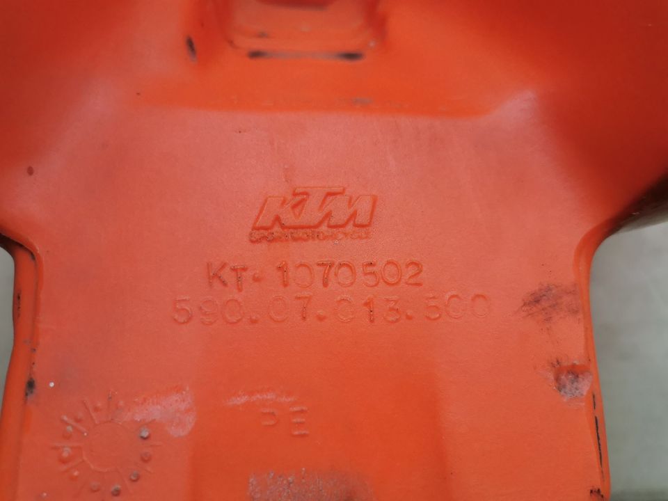 Tank orange KTM EXC 59007013500 525 450 250 400 SX 03-07 in Groß Teetzleben