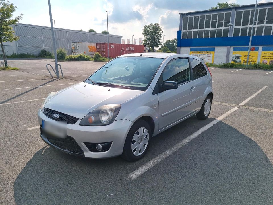 Ford fiesta facelift Mk5 Rentnerfahrzeug Scheckheft in Krefeld