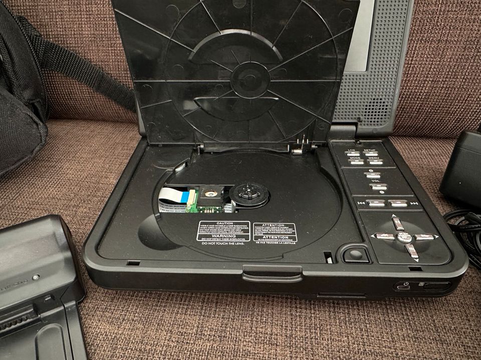Tragbarer DVD-Player Mustek Model: MP76A in Winnenden