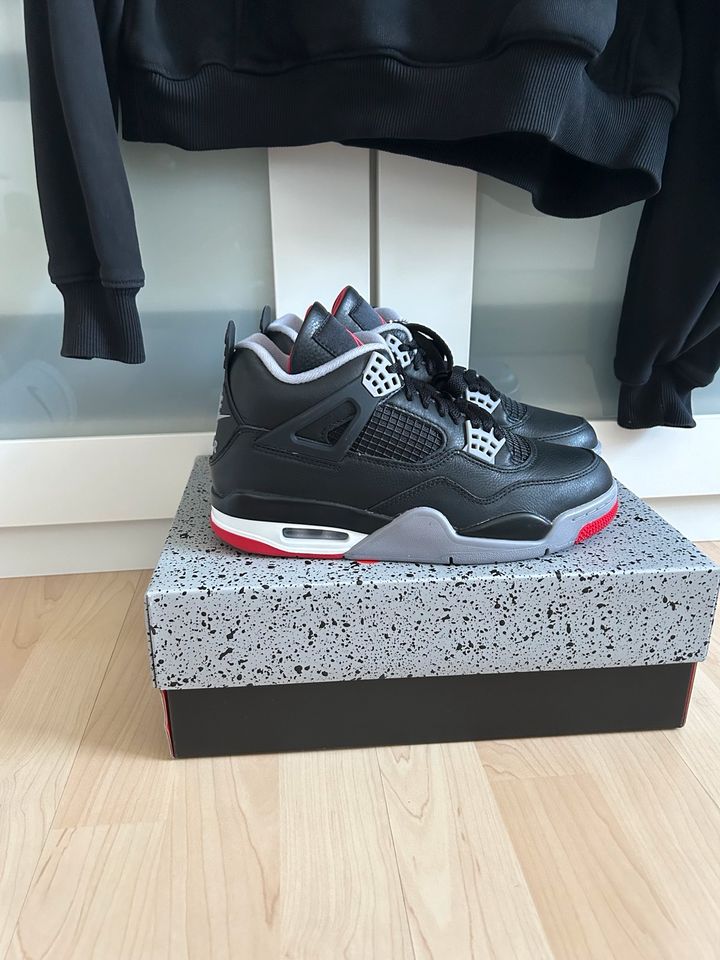 Nike Air Jordan 4 Bred Reimagined EU 40,5 in Berlin