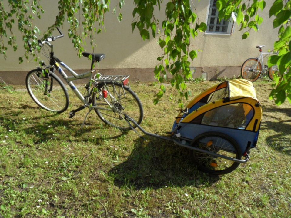 Fahrrad 18 Gang Shimano mit Anhänger für Kind oder Hund in Küps