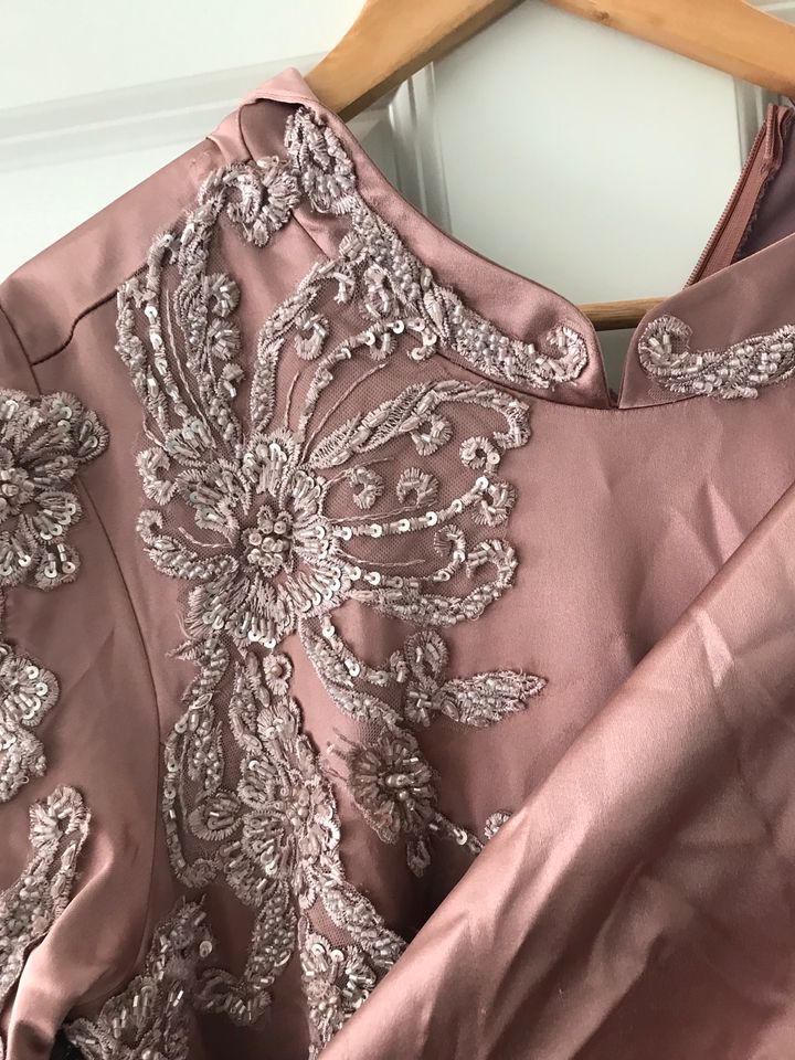 Abendkleid Kleid Rock Shirt sari Bluse in Bremen