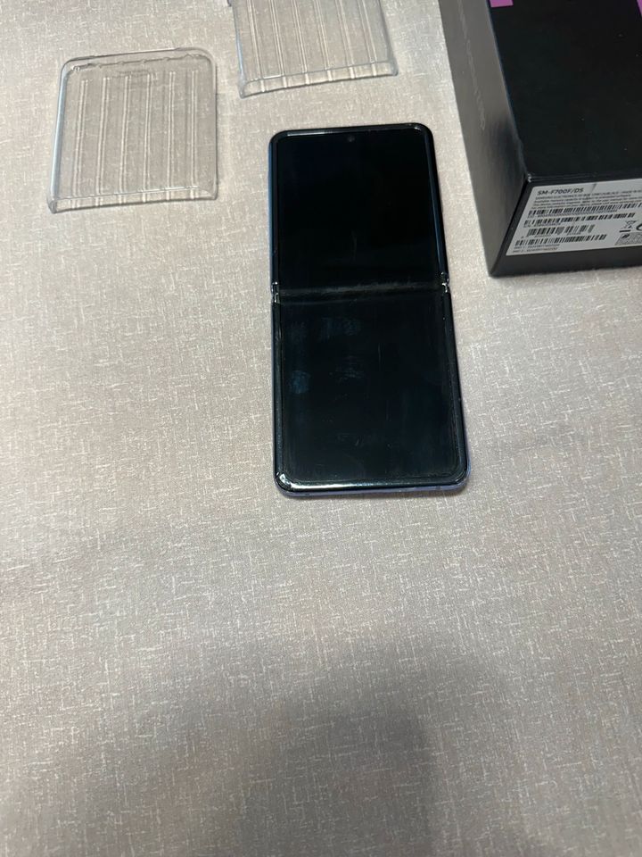 Samsung Galaxy Flip/256 GB in Georgsmarienhütte