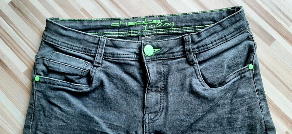 Schöne kurze Jeans/Bermuda von Chapter Young, Größe 164, schwarz in Bautzen