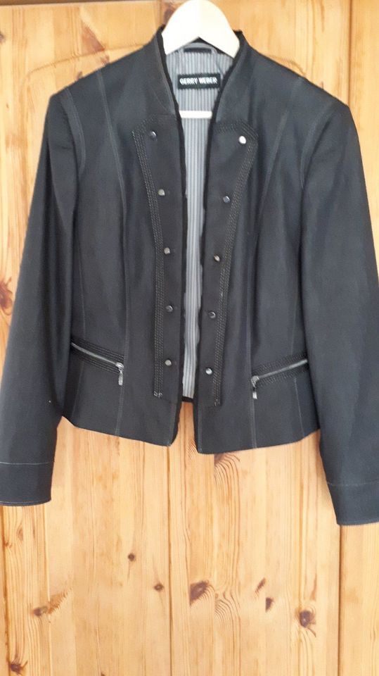 Eleganter Damenkurzblazer von Gerry Weber Gr. 40 abzugeben in Sankt Augustin