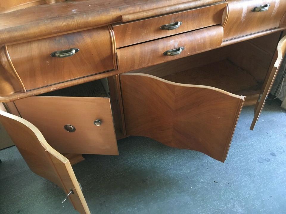 Holzbuffet mit Vitrine, Schubladen dunkles Holz alt Antiquität in Hausen Oberfr.