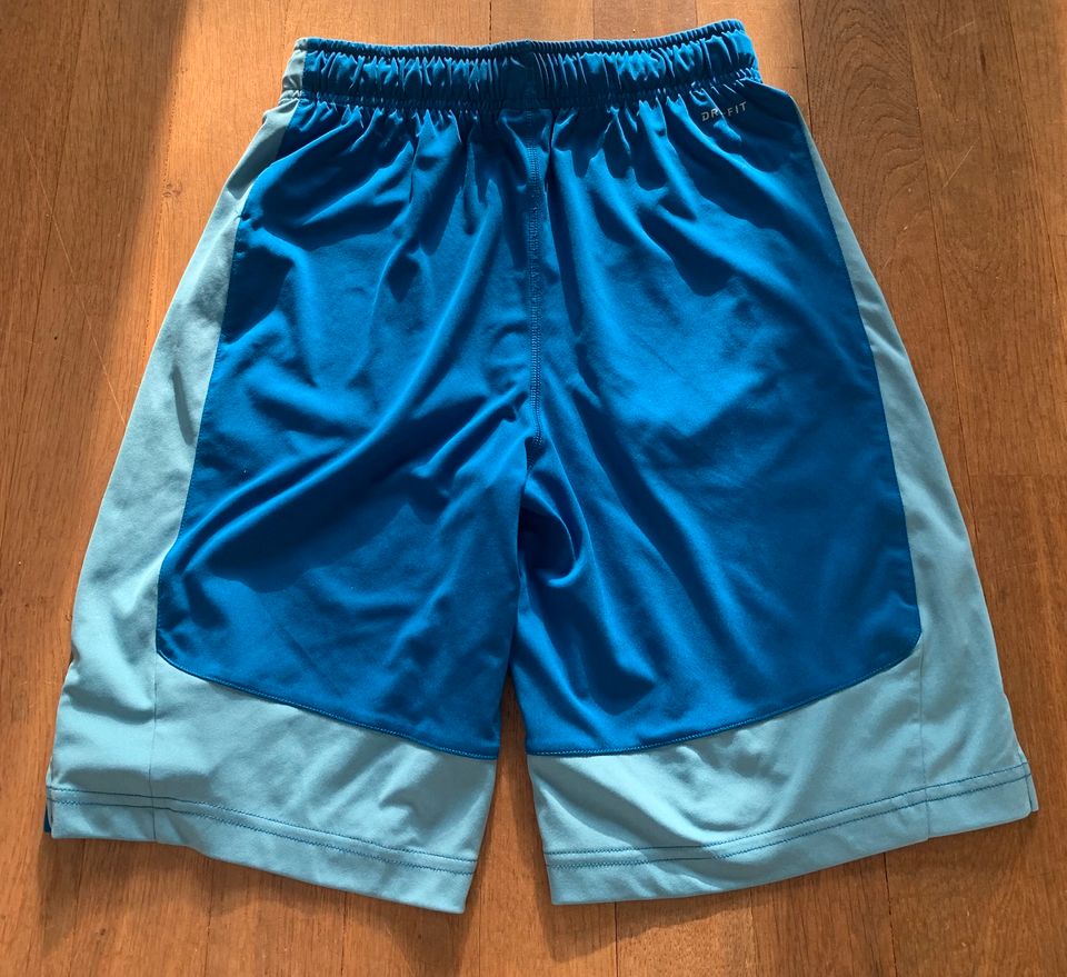 Nike Shorts Sporthose Gr. L 147-158 in Köln