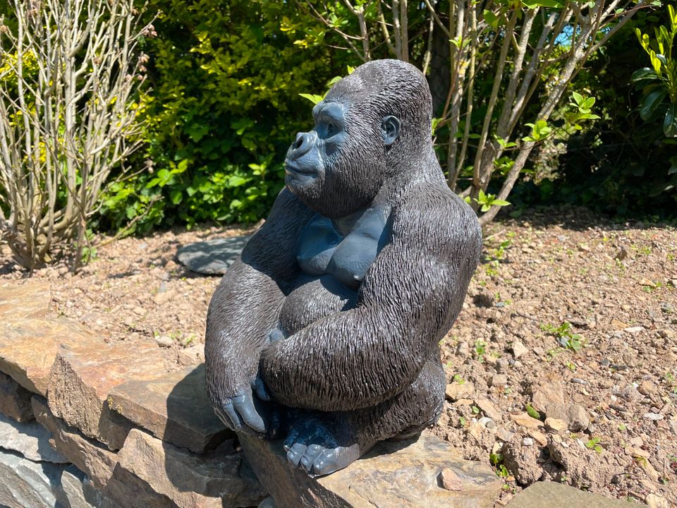 Gorilla Affe Hausfigur Wetterfeste Gartenfigur in Waldbreitbach