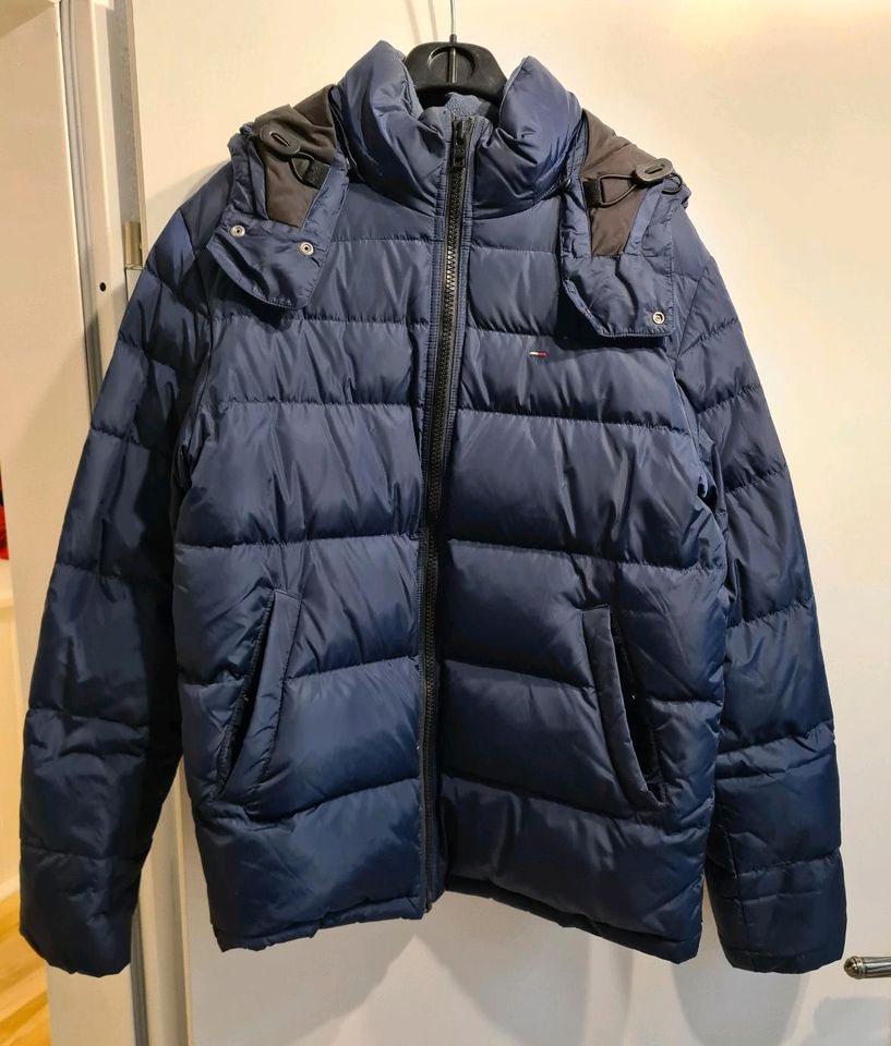 Winterjacke Tommy Hilfiger Gr. L in Wedemark