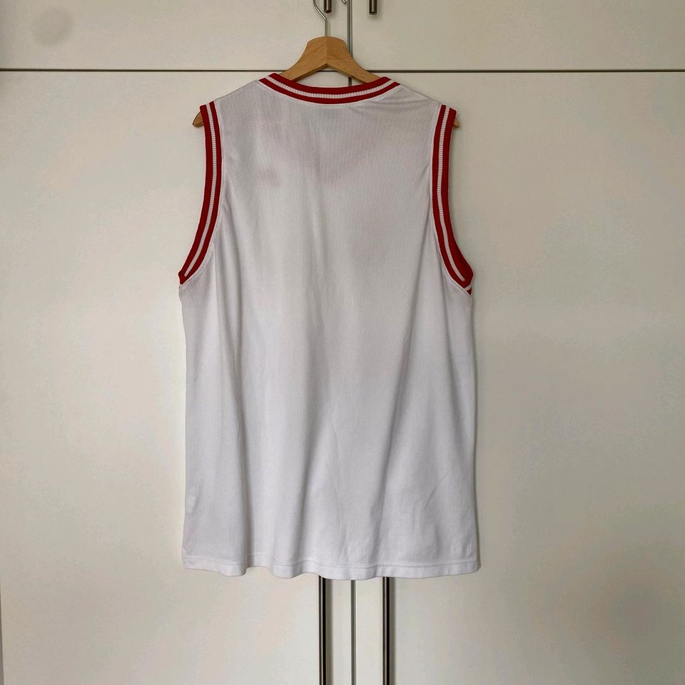 Nike Supreme Court Basketball Jersey Tanktop & Hose in Gießen