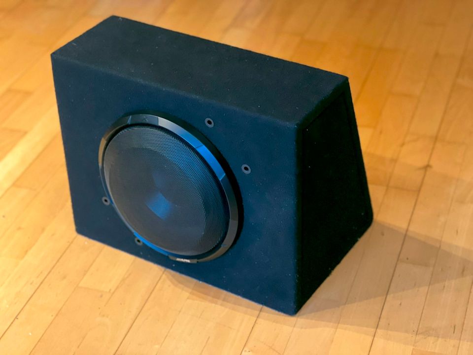 Subwoofer Alpine X-W10D4 X-Series  mit Gehäuse in Wuppertal