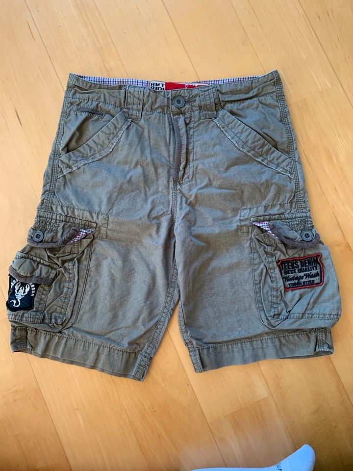 Bermuda Shorts Gr 122 in Niederwerrn