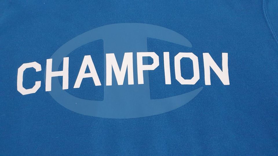 Champion / Hoodie / M / blau in Karlsruhe