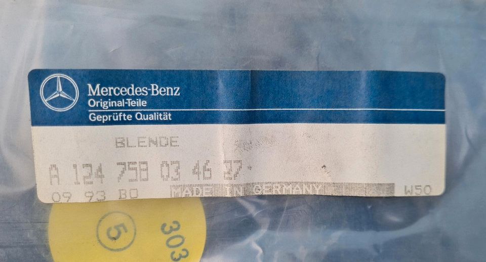 Blende A124 Cabrio Kennzeichen Kofferraum A1247584627 NOS OE in Großbeeren