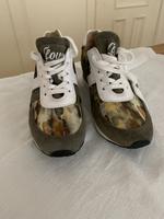 Lloyd Sneaker Leder Khaki Gr.39 Neu Niedersachsen - Leer (Ostfriesland) Vorschau