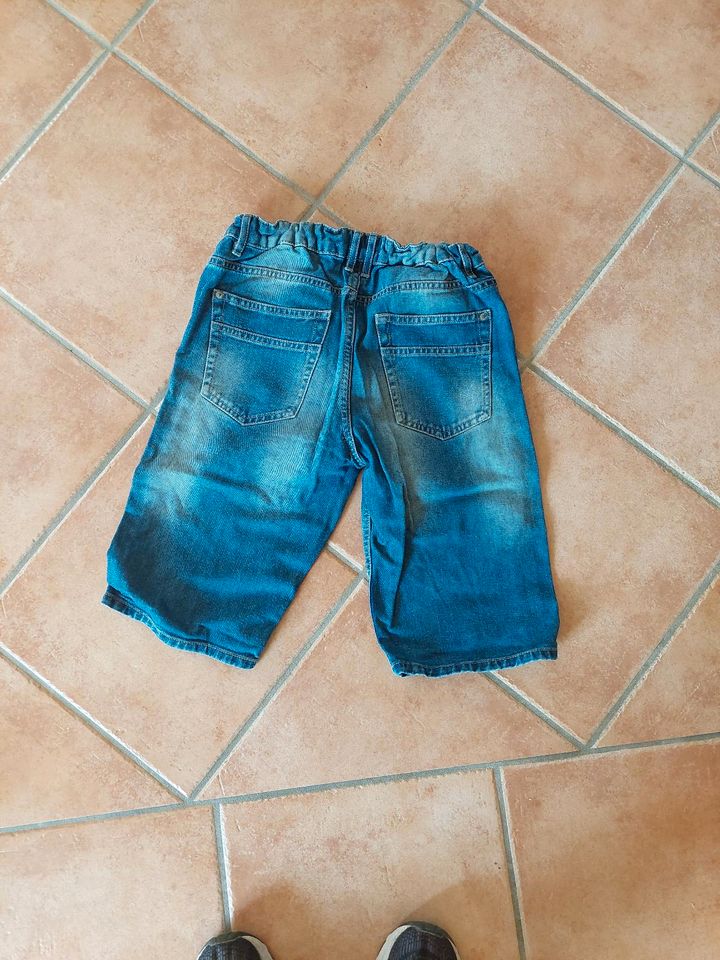 Jeans Bermuda Shorts Gr. 164 für Jungen in Hattorf am Harz