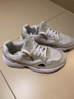 Adidas Sneaker weiß grau/beige Gr. 39 1/3 (UK 6) Hessen - Bad Nauheim Vorschau