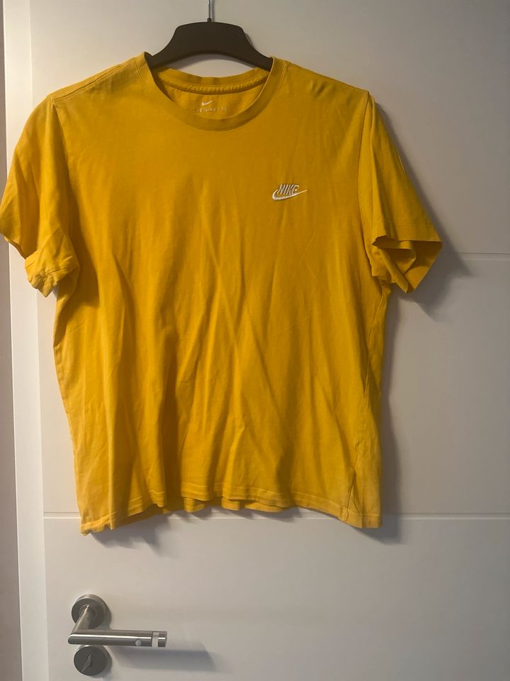 Nike T-Shirt in Fußgönheim