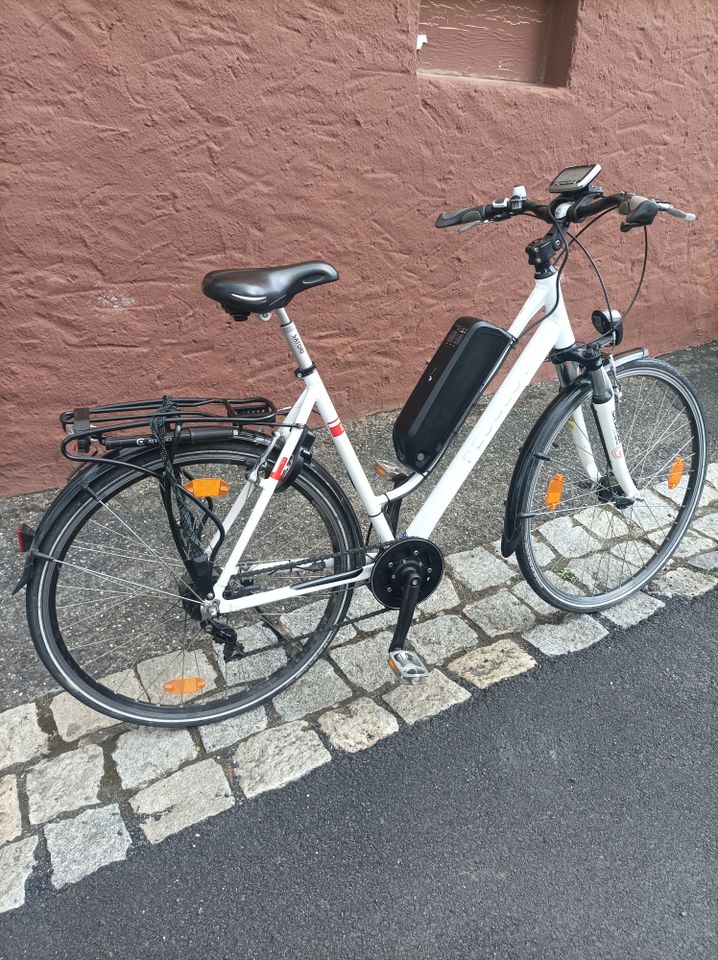 E-Bike Special Edition Touring Peugeot CC71 Markenfahrrad Fahrrad in Rimpar