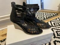 Top❗️Schwarze Damensandale Keilabsatz Leder Cut out von Görtz Hessen - Bad Nauheim Vorschau