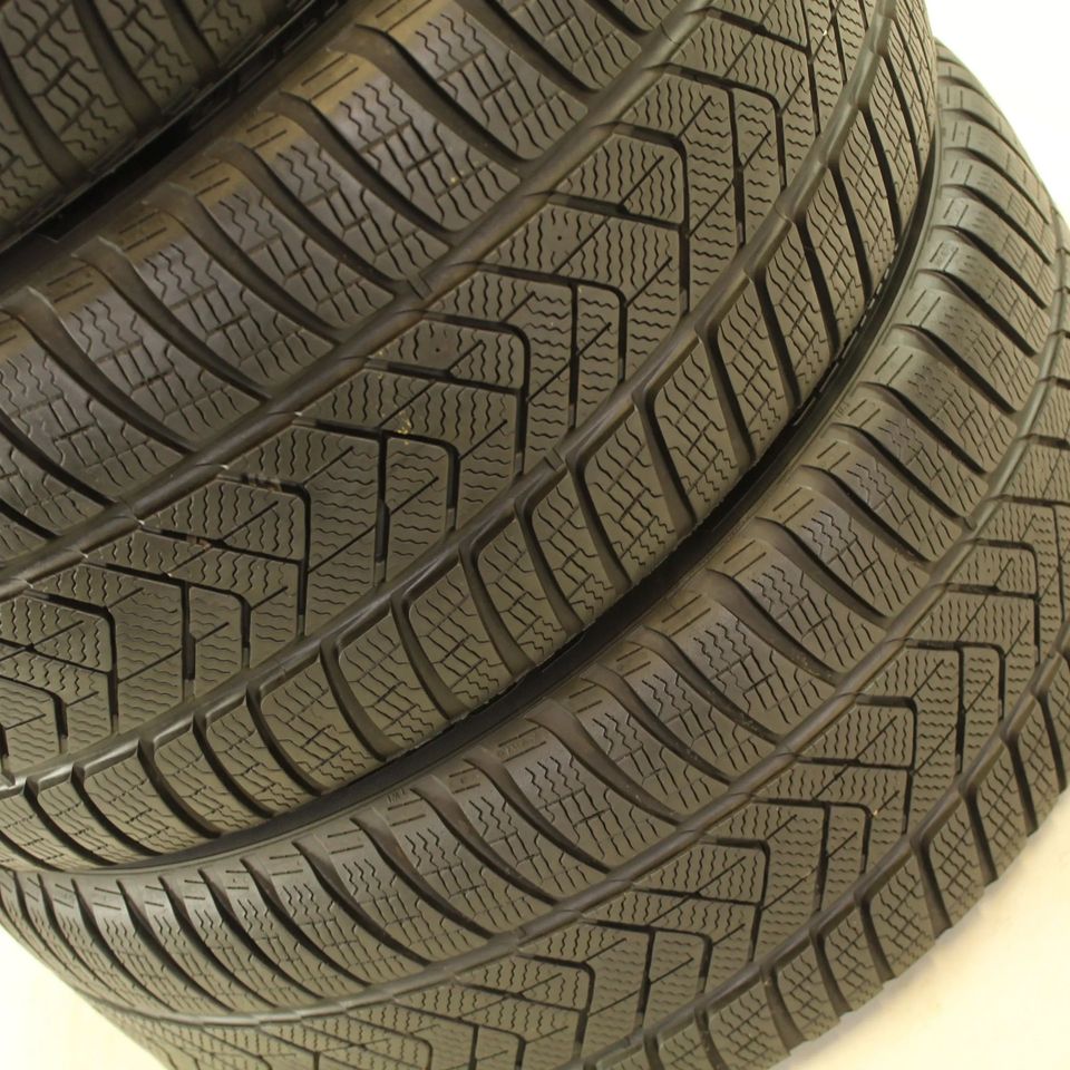 WINTERREIFEN 245/45 R18 100V / 275 40 R18 103 MO * PIRELLI TOP in Donzdorf