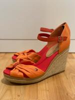 Tommy Hilfiger Damen Sandalen 40 Berlin - Hellersdorf Vorschau