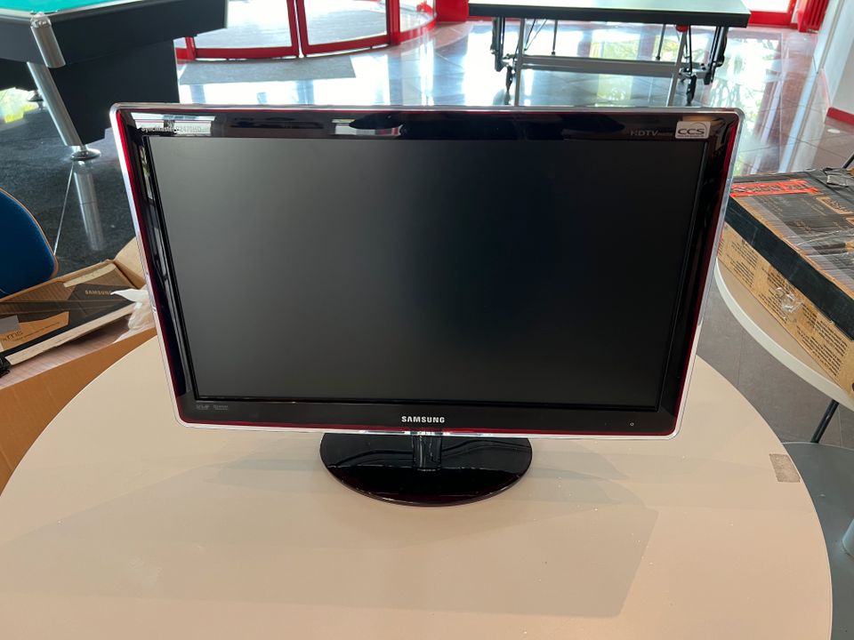 Samsung SyncMaster P2470HD Bildschirm Fernseher 24 Zoll in Vlotho