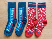 Neuwertige Thommy Hilfiger Socken Gr. 31 - 34 blau rot Baden-Württemberg - Ettlingen Vorschau