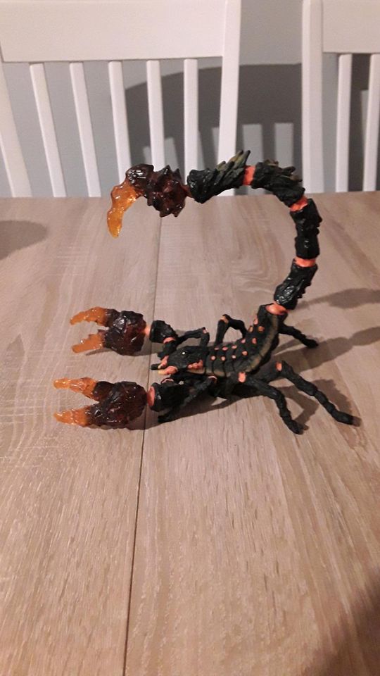 Schleich Eldrador Lava Scorpion Figur in Hamburg