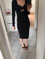 Schwarzes MIDI-Kleid mit Cut-Out und langen Ärmeln Düsseldorf - Bilk Vorschau