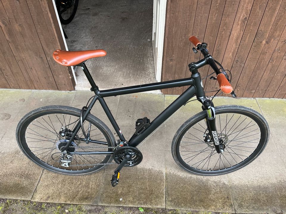 Adore urban Fahrrad aus alu Ramen 46cm Räder 28 Zoll in Hohenlockstedt