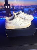 Nike Air Force 1 One '07 Low Sneaker weiß Retro Schuhe EUR 39 Hamburg-Mitte - Hamburg Wilhelmsburg Vorschau