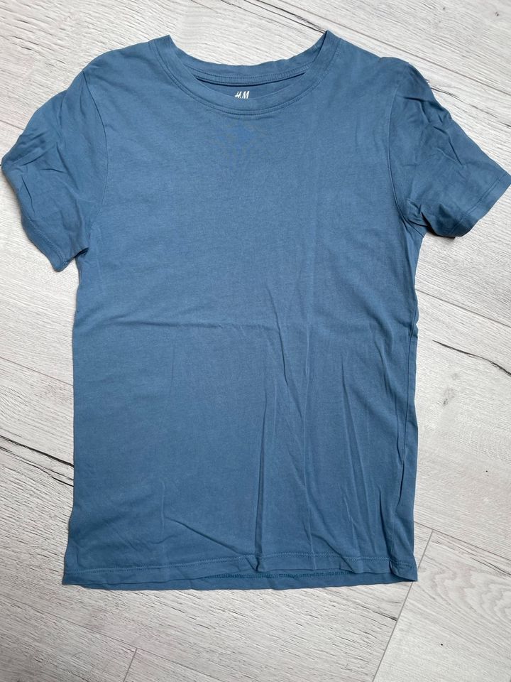 Verschiedene T-Shirts Gr. 146/152 je 2€ in Wistedt