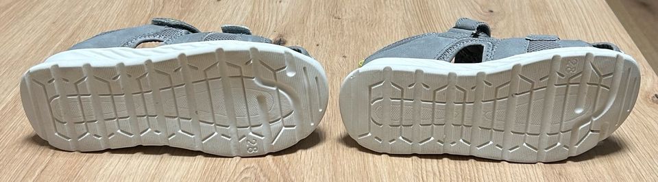 Neue Sandalen Grau Aldi/Walkx Gr. 28 in Meschede