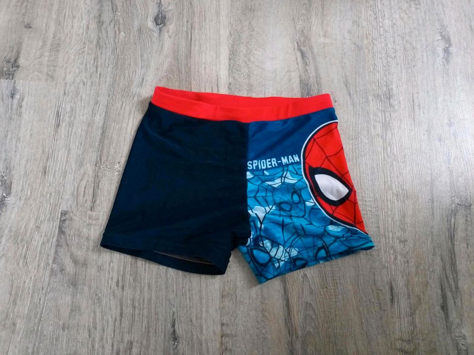 Spiderman Badehose 116 in Flensburg