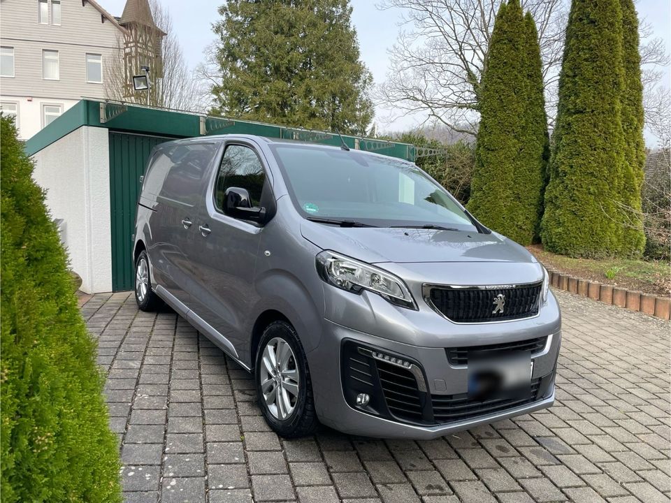 Peugeot Expert Premium L2Blue HDI145 in Rinteln