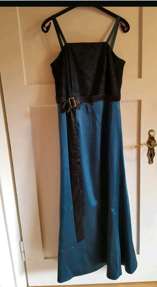 Betty K- Ballkleid, Abendkleid, Abiball -petrol/schwarz mit Stola in Windhausen