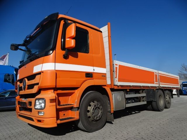 LKW Aufbau*Pritsche mit Aluminium Bordwänden + Staplerhalterung in Niederlauer