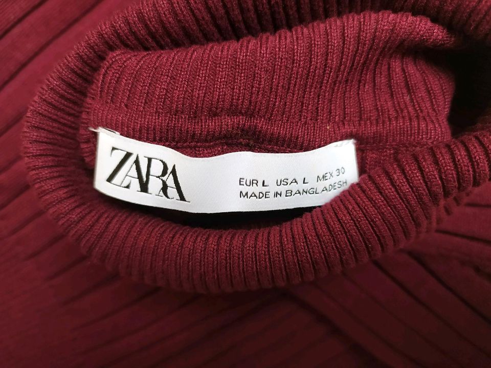 Weinroter Rollkragen Pullover von Zara in Bergisch Gladbach