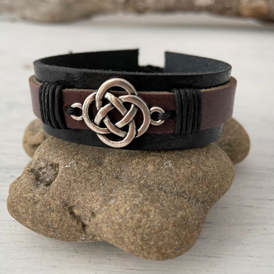 KELTISCHER KNOTEN, breites Lederarmband, unisex,Keltenschmuck in Keltern